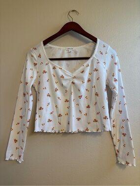 Stitch & Pine White Floral Long-Sleeve Ribbed Top